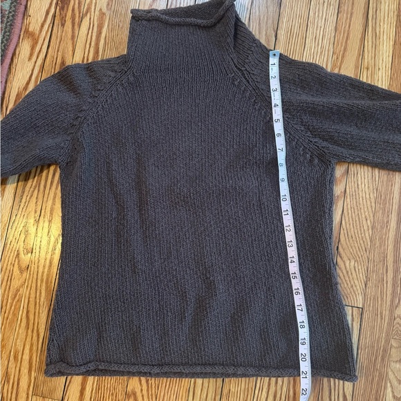 L.L. Bean Dark Brown roll neck sweater - Picture 5 of 5